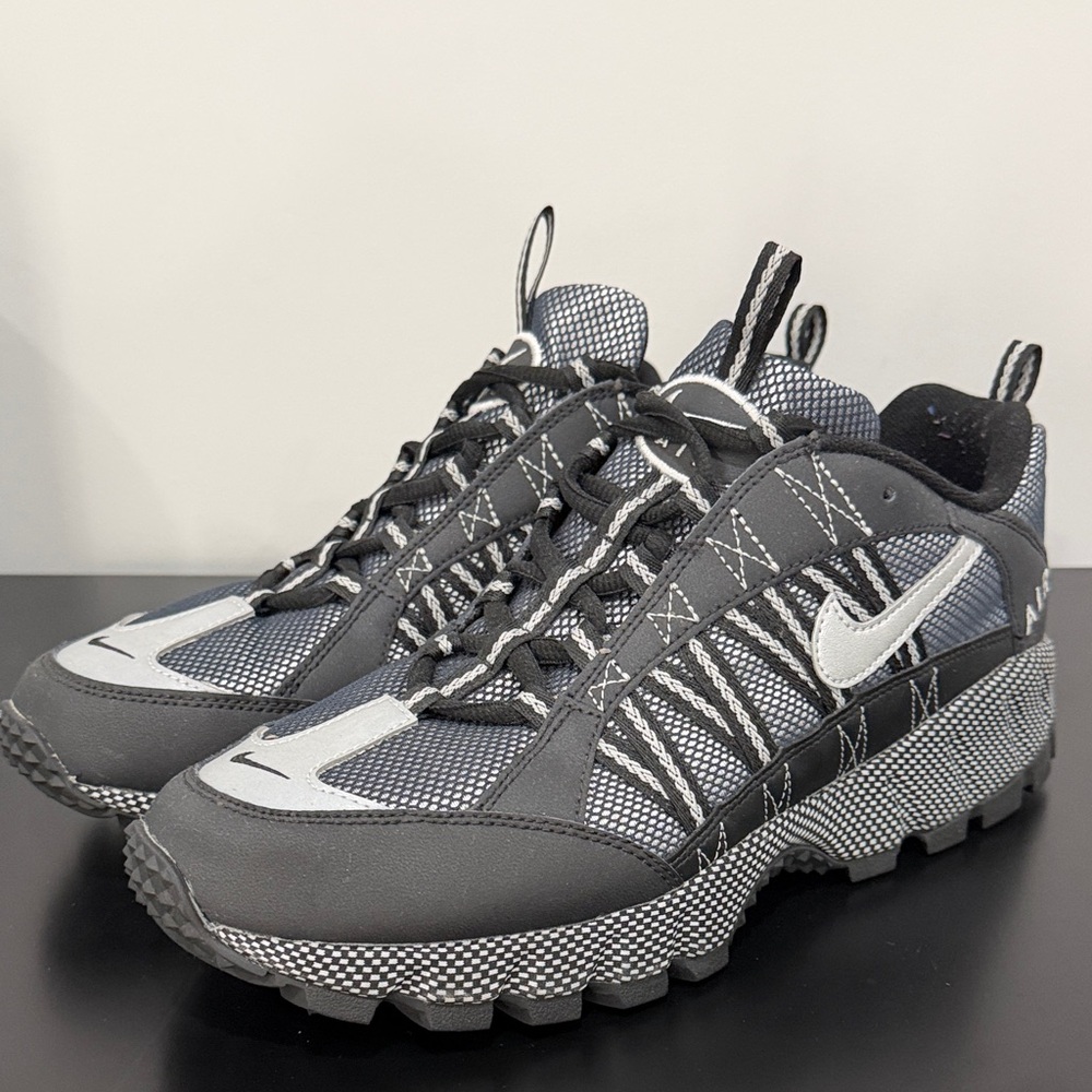 Nike Air Humara QS